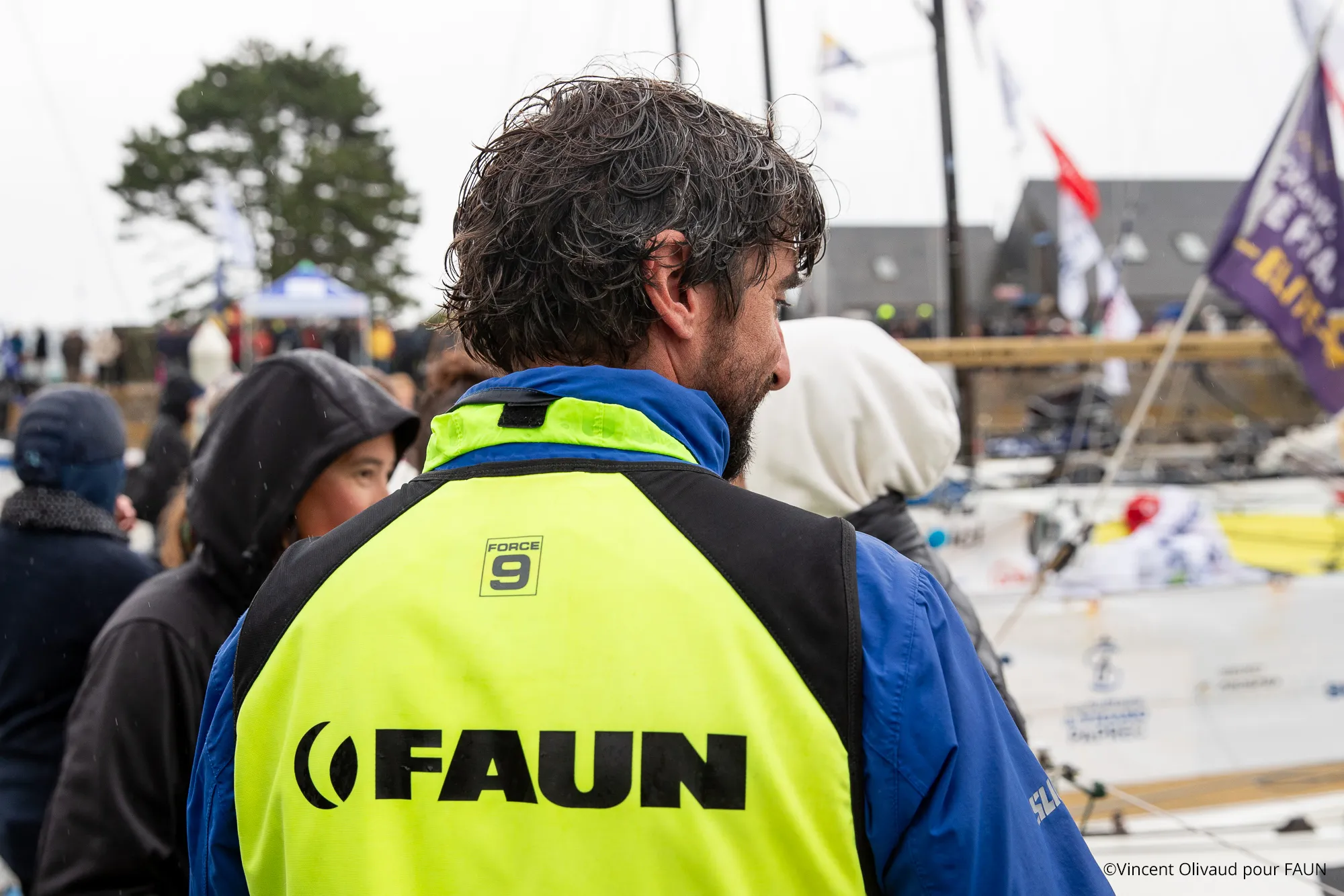 Amarré sur le ponton du 3ème éperon, au cœur des Fêtes Maritimes de Brest, le Figaro FAUN a été baptisé devant un large public
