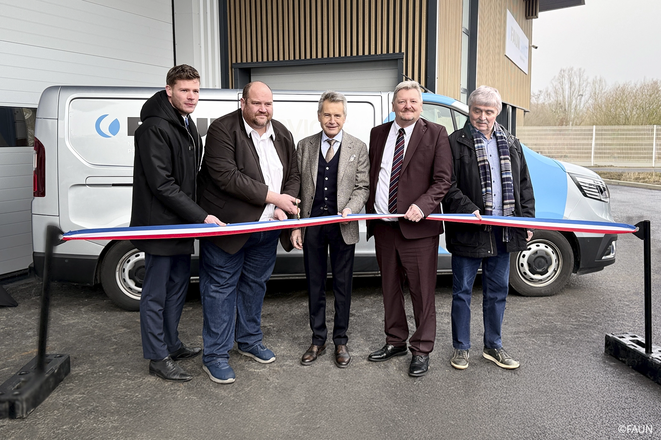 Pose 1ere pierre faun services Bretagne FAUN